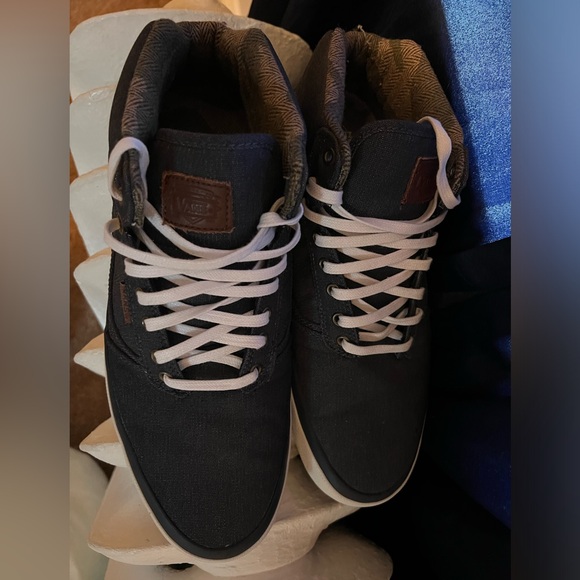 Vans mid top sneaker - Picture 3 of 3